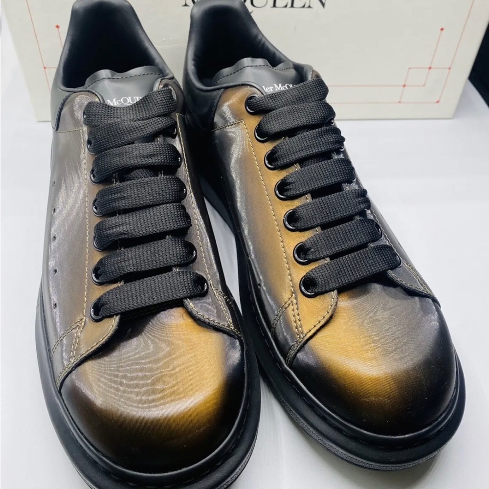 Alexander McQueen Men’s Oversized Limited Edition Sneakers Size 9 NWB AUTHENTIC